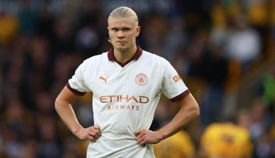  那不勒斯豪取七连胜，奥斯梅恩戴帽创单季进球纪录  